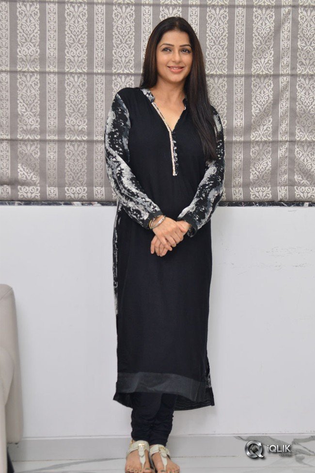 Bhumika-Chawla-New-Photos